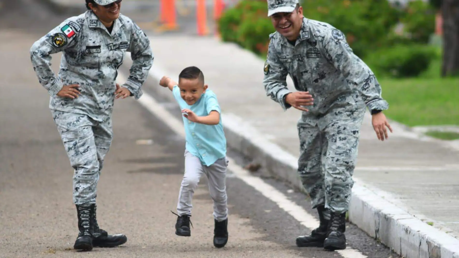 Niño Irapuatense es reconocido como Guardia Honorario (4)